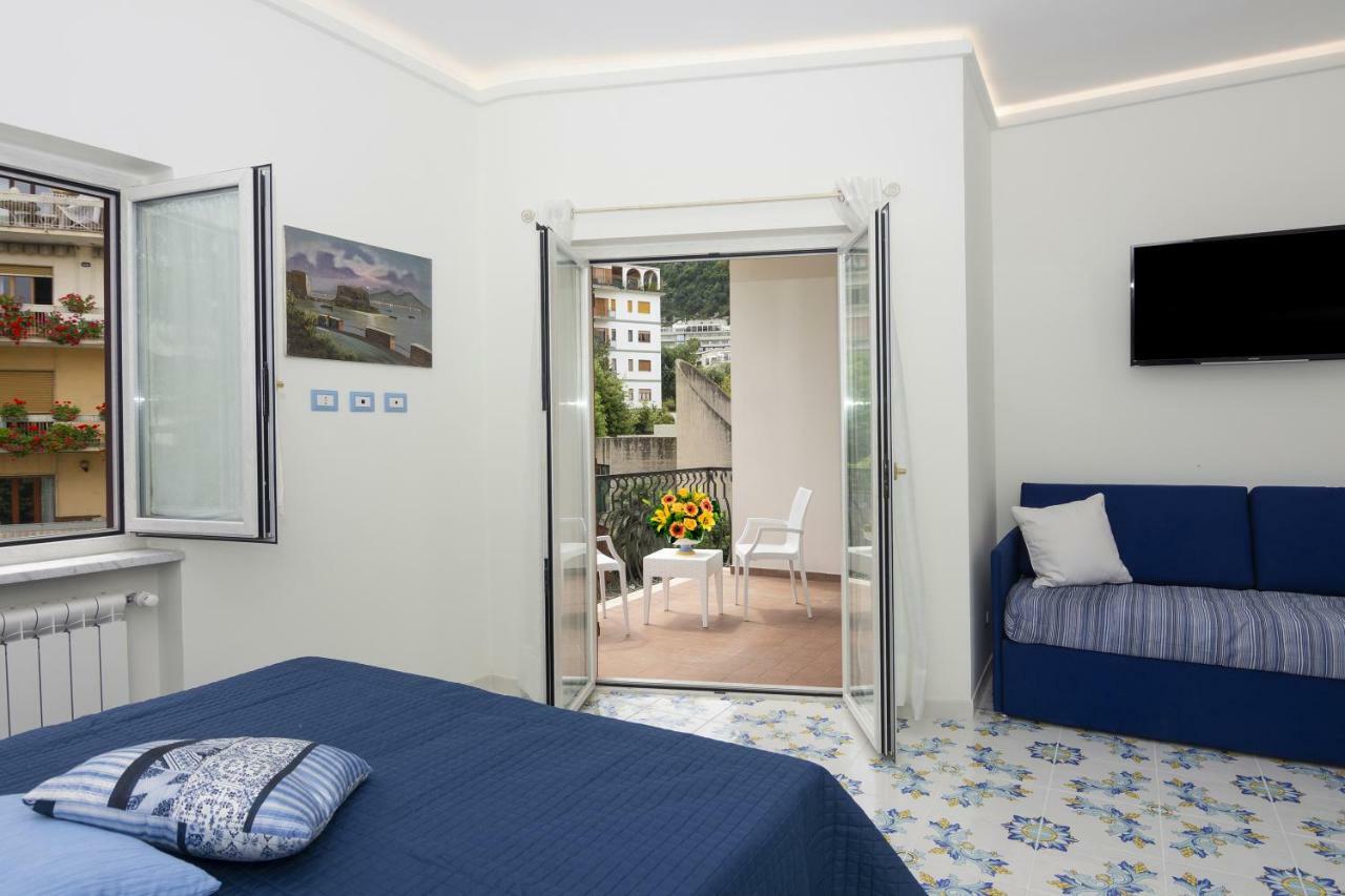 Ambra Short Rent
